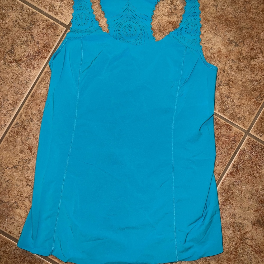 Lululemon Tank Womens Sleeveless  Yoga Lace Cutout Shirt Running Top EUC